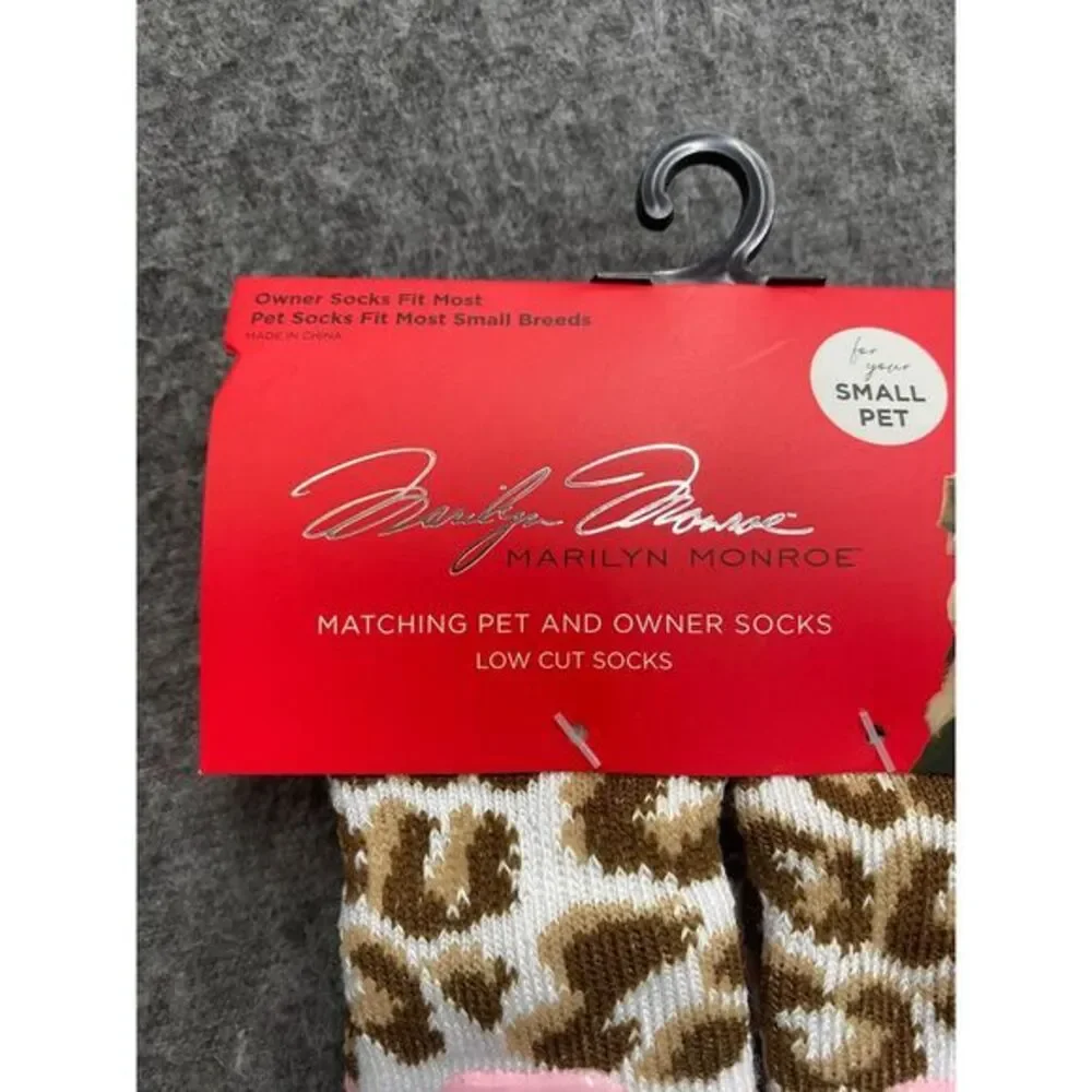 Marilyn‎ Monroe Matching Pet and Owner Crew grip Socks Pet pink cheetah print